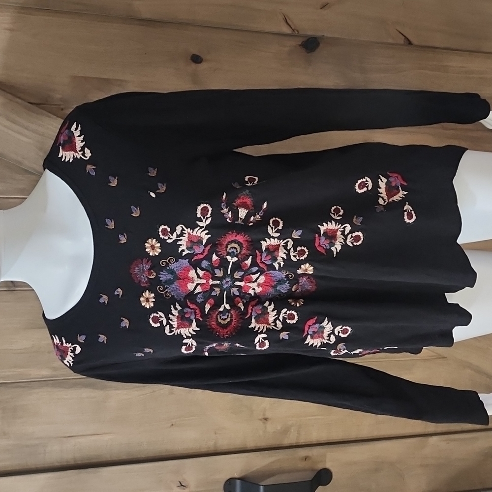 Womens Lucky brand long sleeve shirt, black, Size M